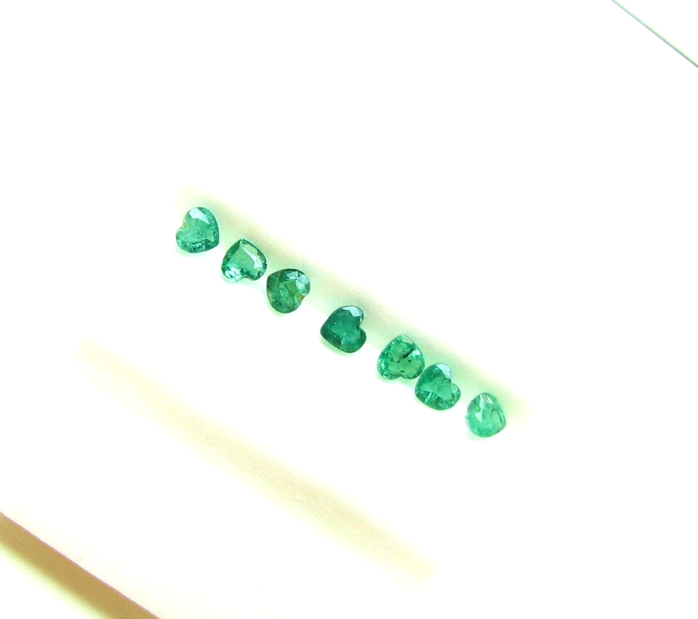 Natural Loose Gem Heart Emerald 3.2-3.7×3.5×3.7MM 3.6 Cts Tol, 21 Pcs Lot