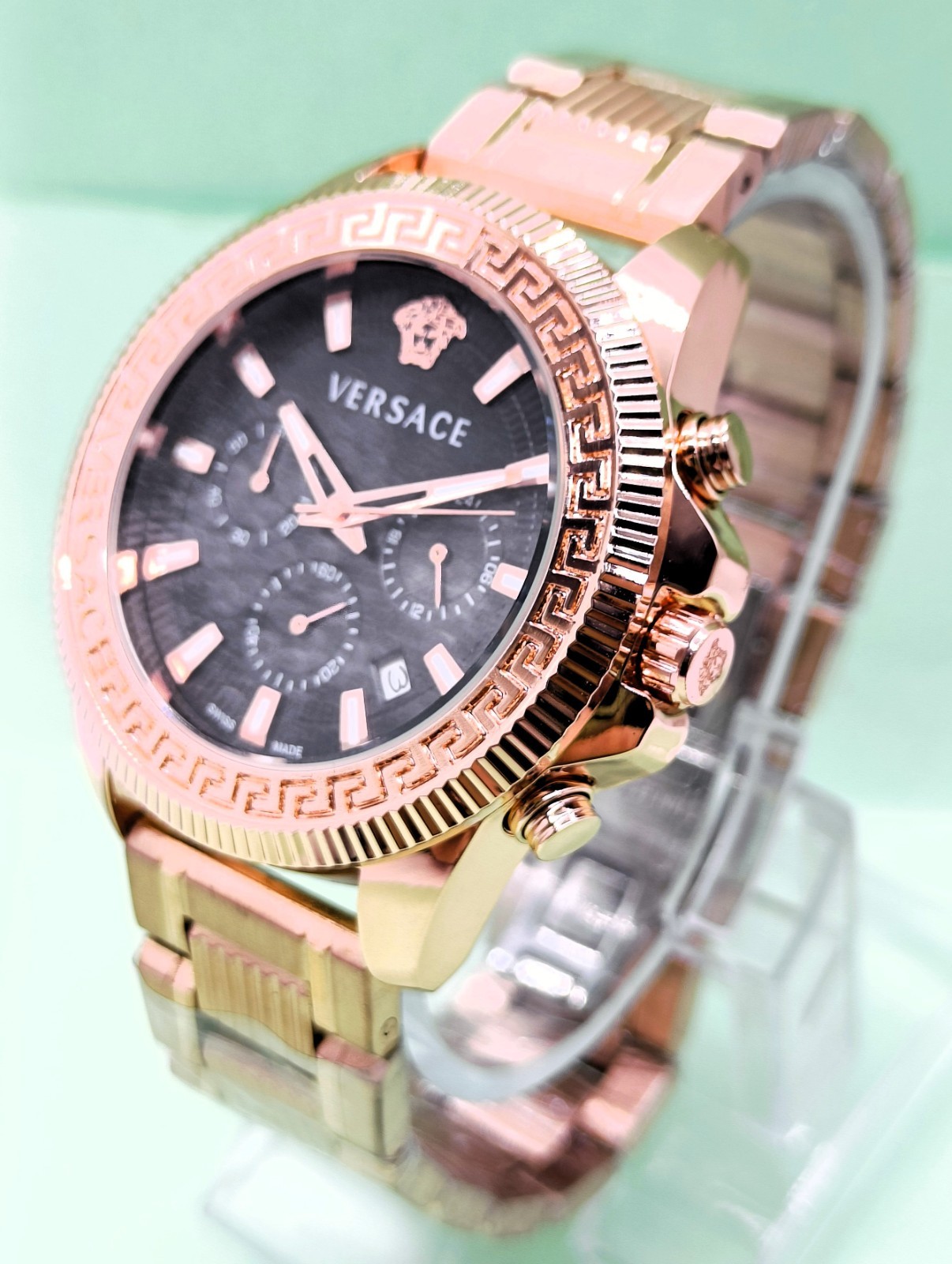 Amazing Versace Date Indicator Chronograph Analog Quartz Men’s Wrist Watch