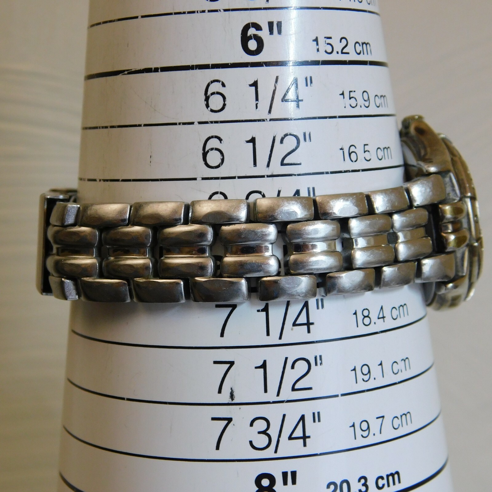 GUESS Waterpro Silver Tone Quartz Analog Ladies Watch Sz. 7″