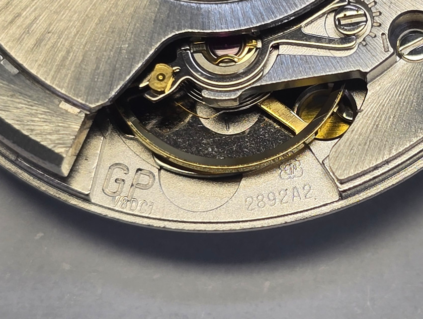 GENUINE ETA 2892-A2 COMPLETE AUTOMATIC CHRONOGRAPH SWISS MADE MOVEMENT