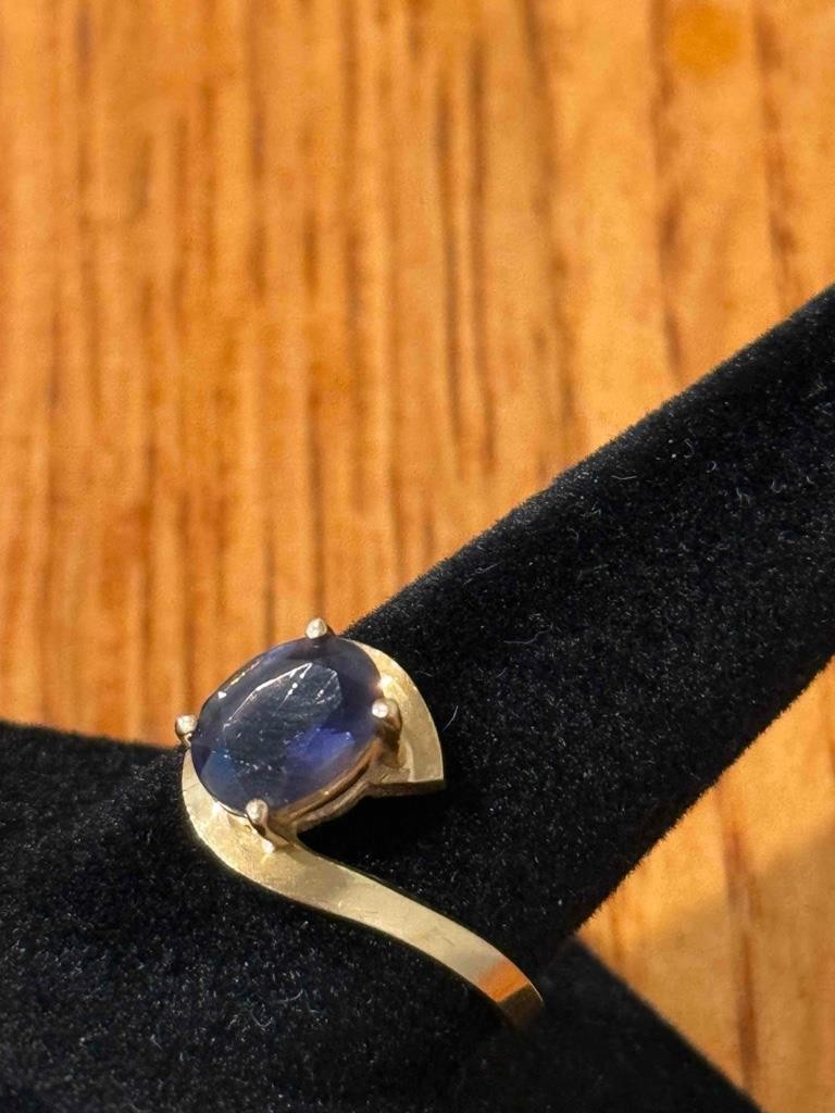Vintage Estate 14k Yellow Gold Estate Bypass Ring – 3.0g – 8x6mm Iolite? Size 9