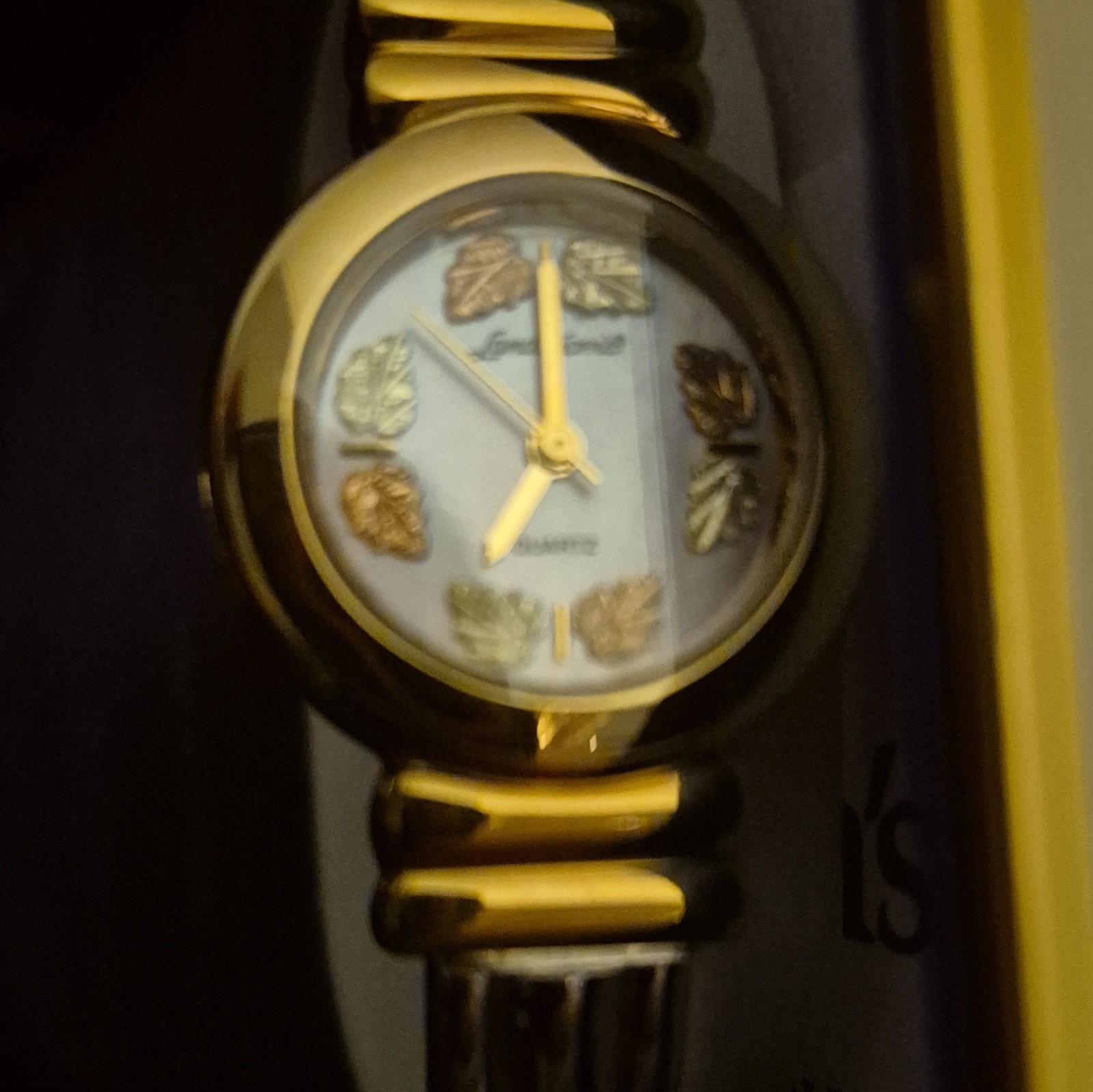 Black Hills Gold Women’s Quartz Bangle Wristwatch Leaf Theme Round Dial w/ Box