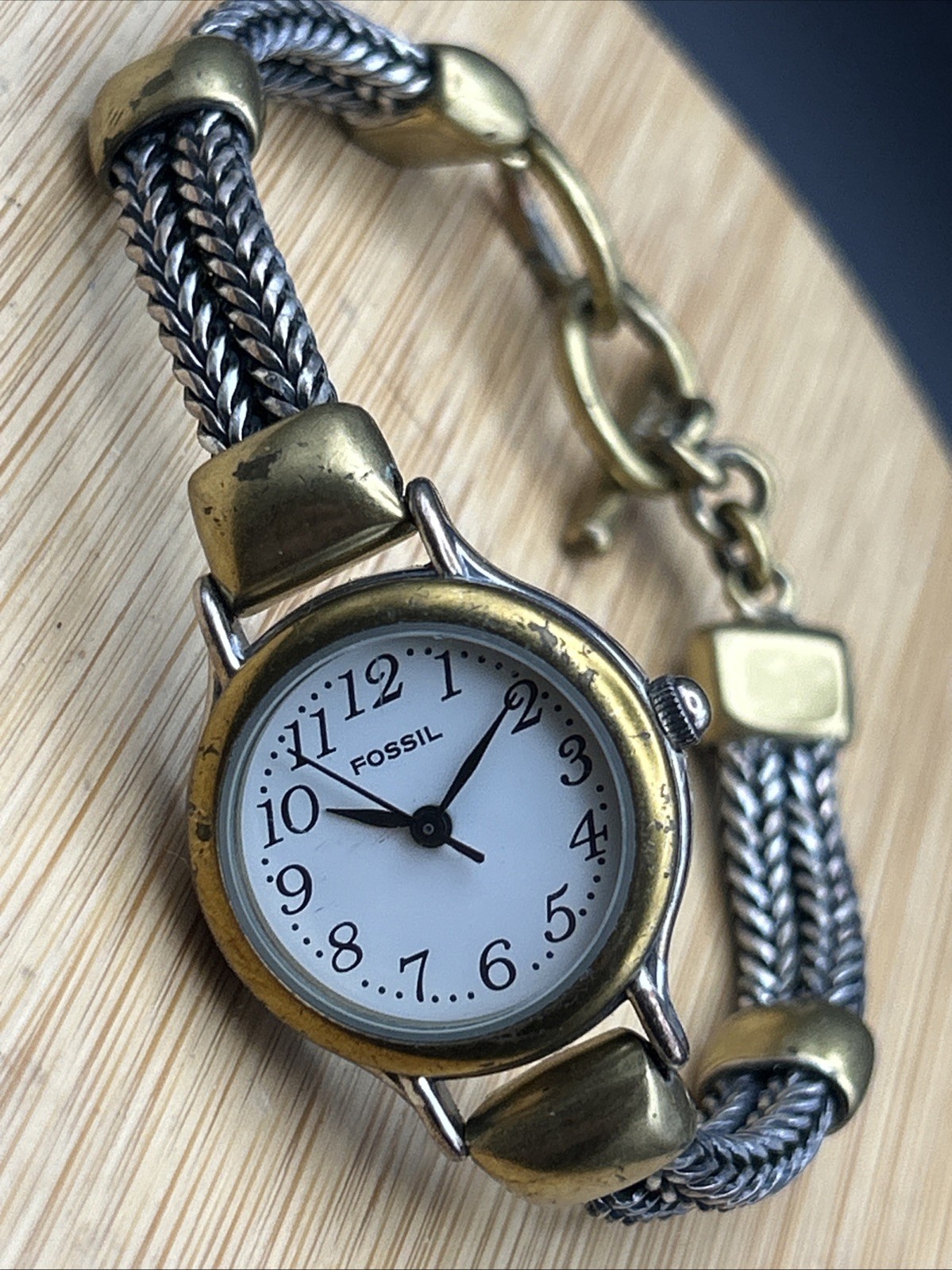 Classic Fossil Womens Watch. EC-8840