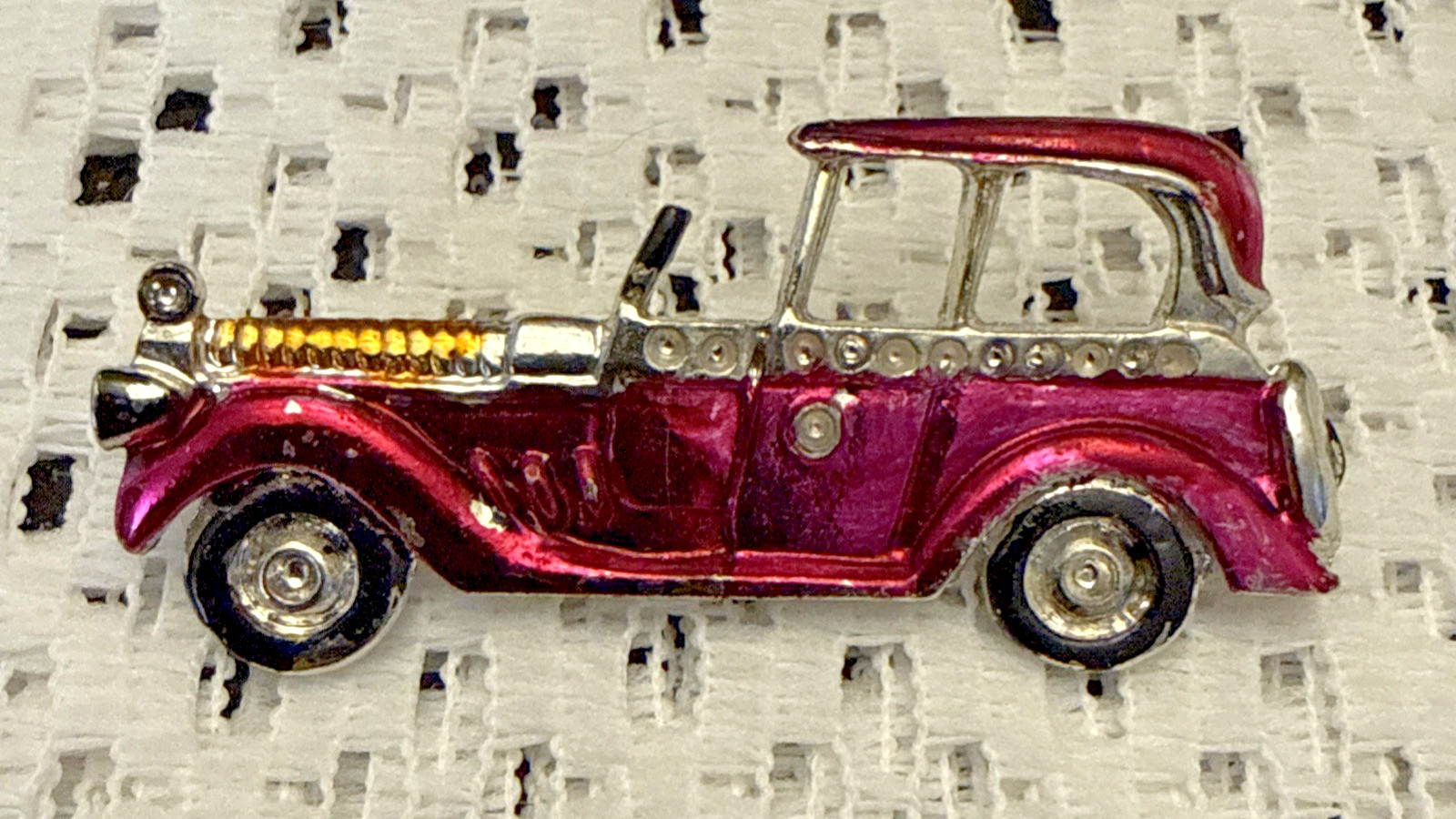 Old Fashion Car Brooch Pin Rhinestone Red Burgundy Costume Fashion Mod Retro