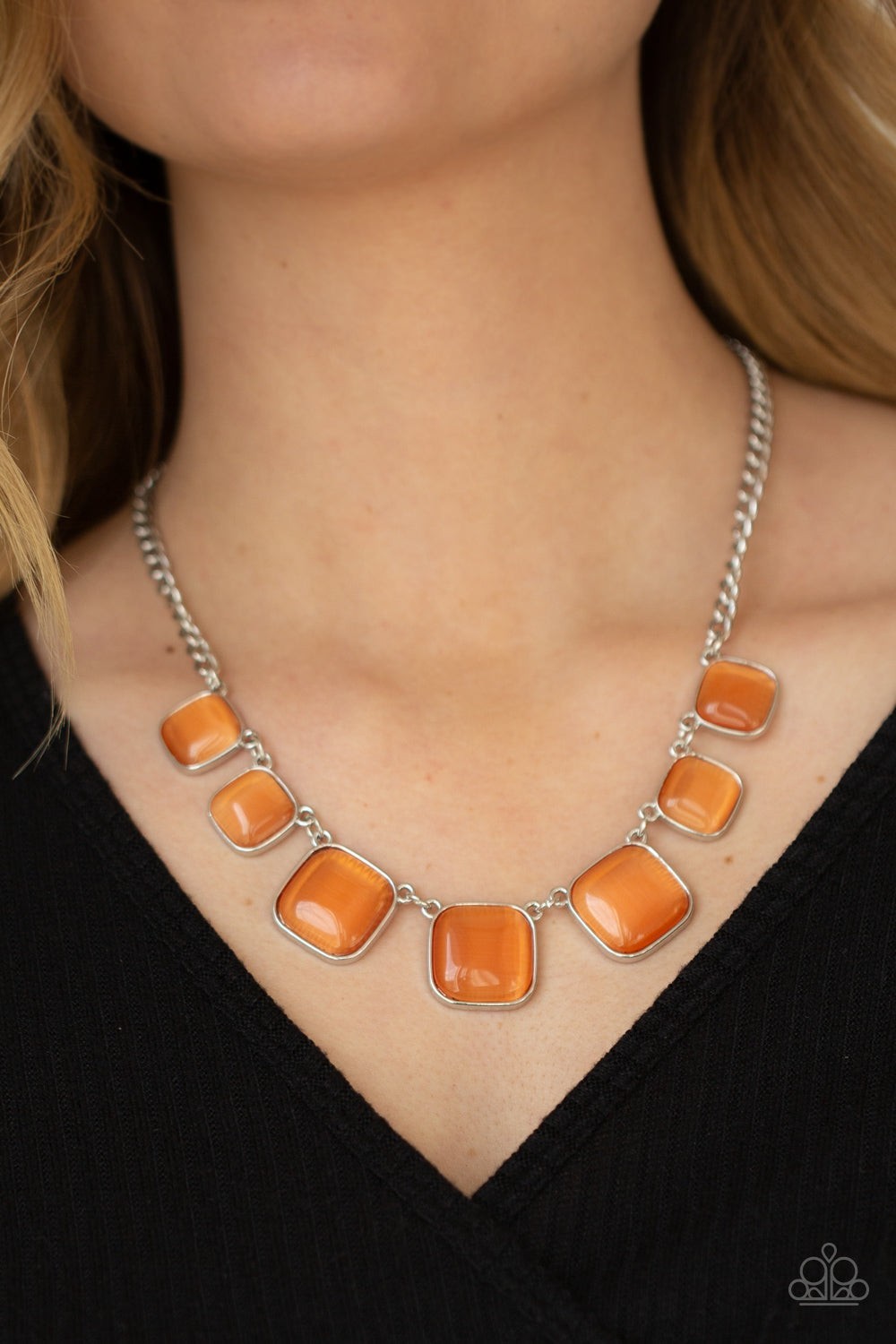Aura Allure – orange moonstone/cat eye – Paparazzi necklace