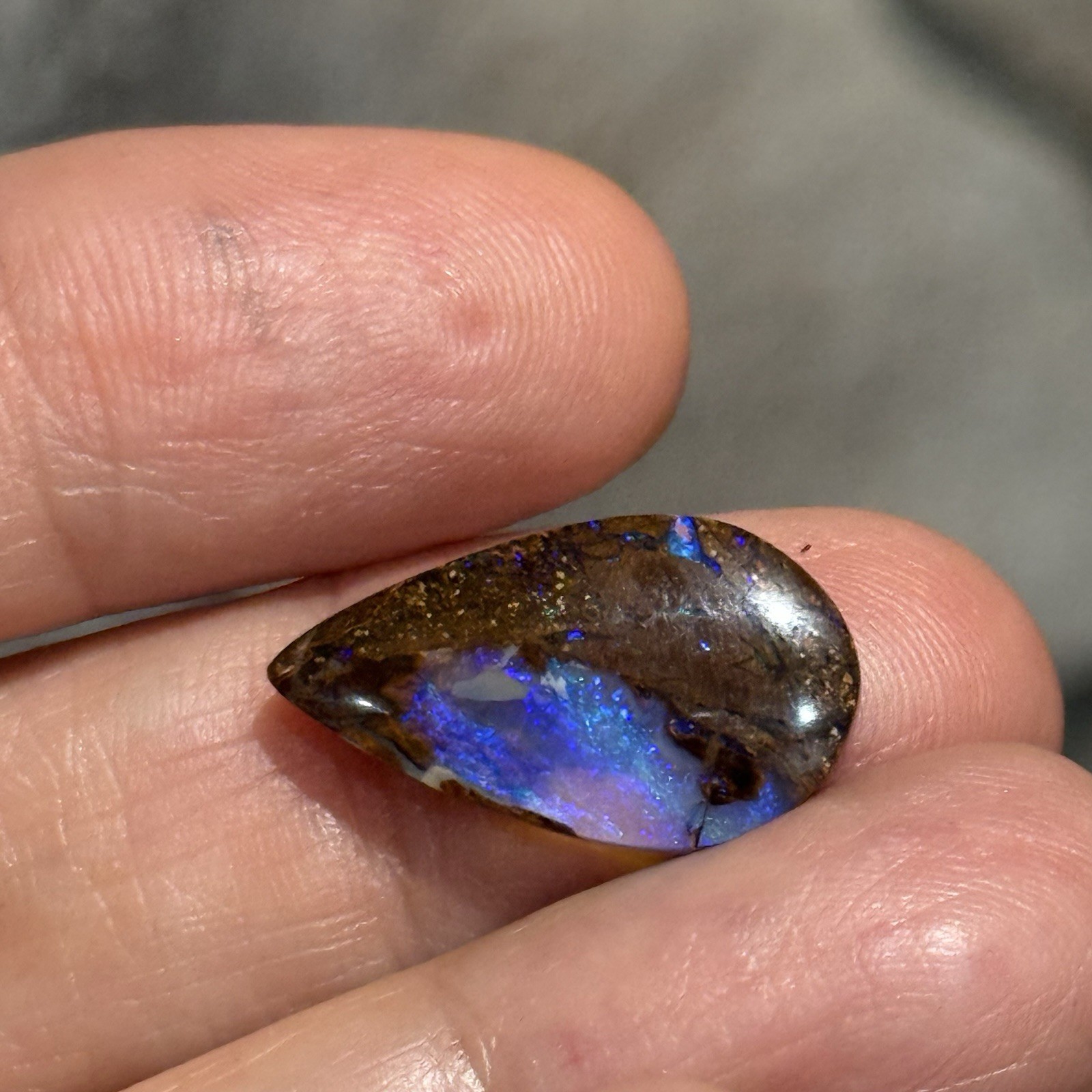 7.8ct 20.5×11.8×4.3mm Purple Crystal Pipe Australian Boulder Opal Cabochon Gem