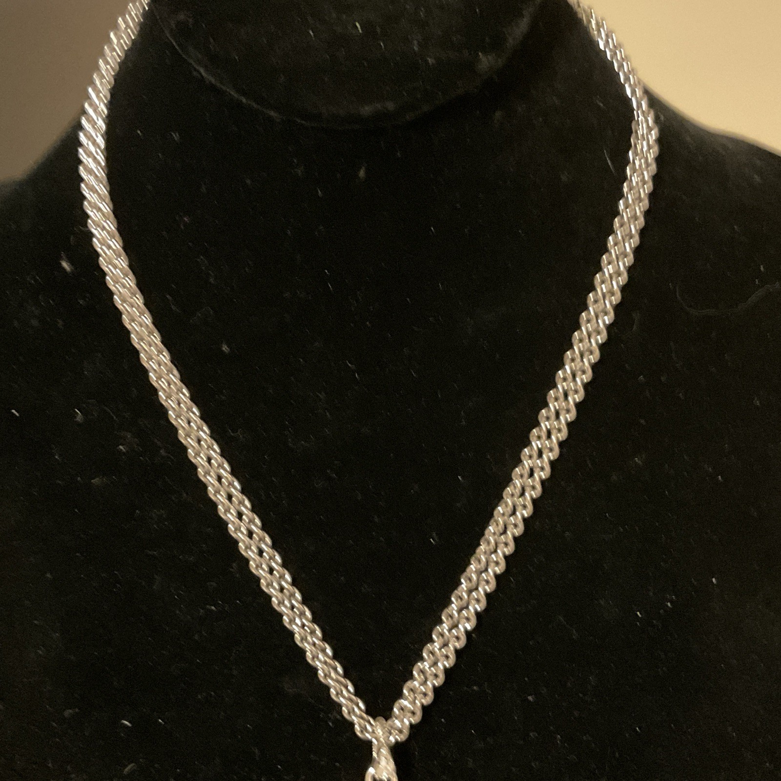 SO GORGEOUS NWT BRIGHTON ONE LOVE CIRCLE CRYSTAL CONVERTIBLE NECKLACE MSRP: $158