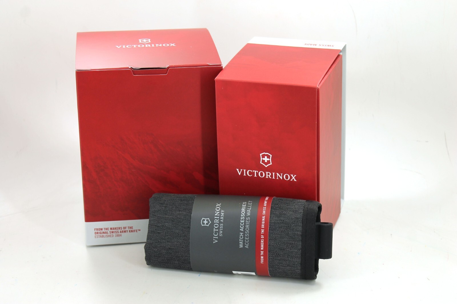 Victorinox Men’s Dive Pro Quartz Black Dial Titanium Watch – 241992 NEW