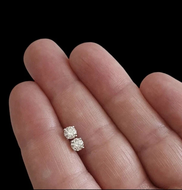 Real Moissanite 1Ct Round Cut Stud Earrings 14K White Gold Plated