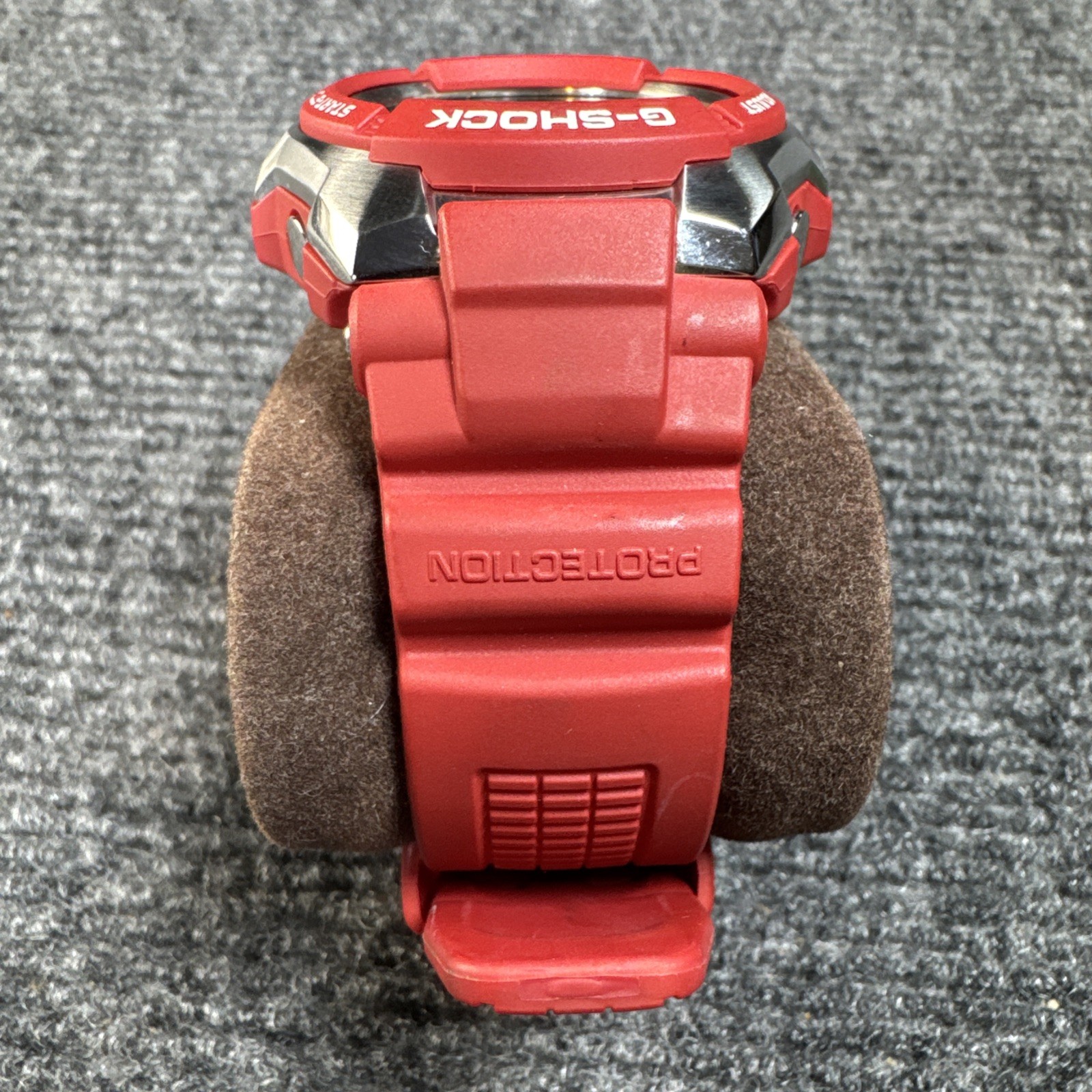 CASIO G-SHOCK Watch G-1010 Red Analog Digital Shock Resistant WR20BAR 200 m