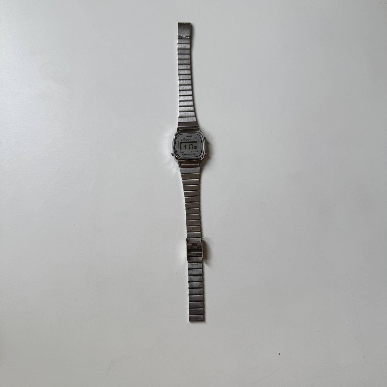 Retro nostalgia Casio LA670WE / 3191 mini digi adjustable strap silver grey 409
