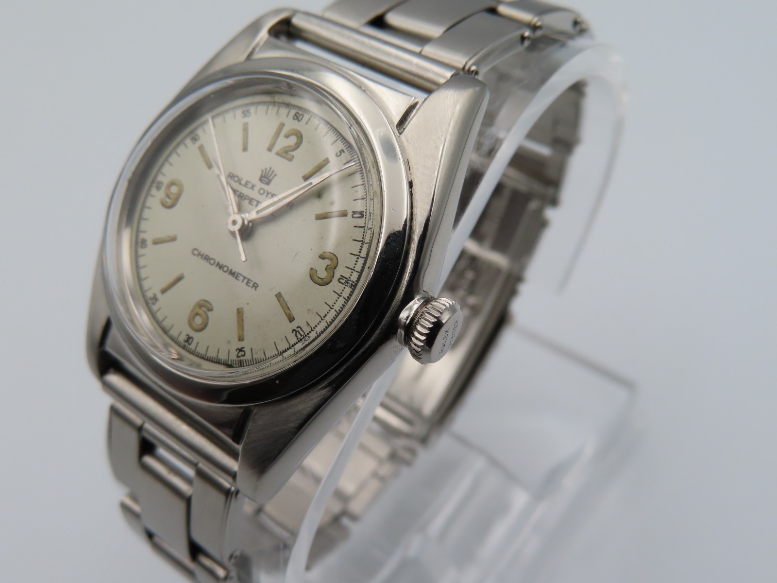 1946 Rolex Oyster Perpetual Manual Wind Chronometer 2940 Bubble Back Wristwatch
