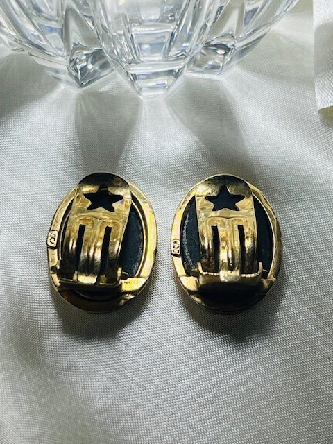 Antique Pietra Dura Floral 18K Yellow Gold Clip Earrings Marked “750”