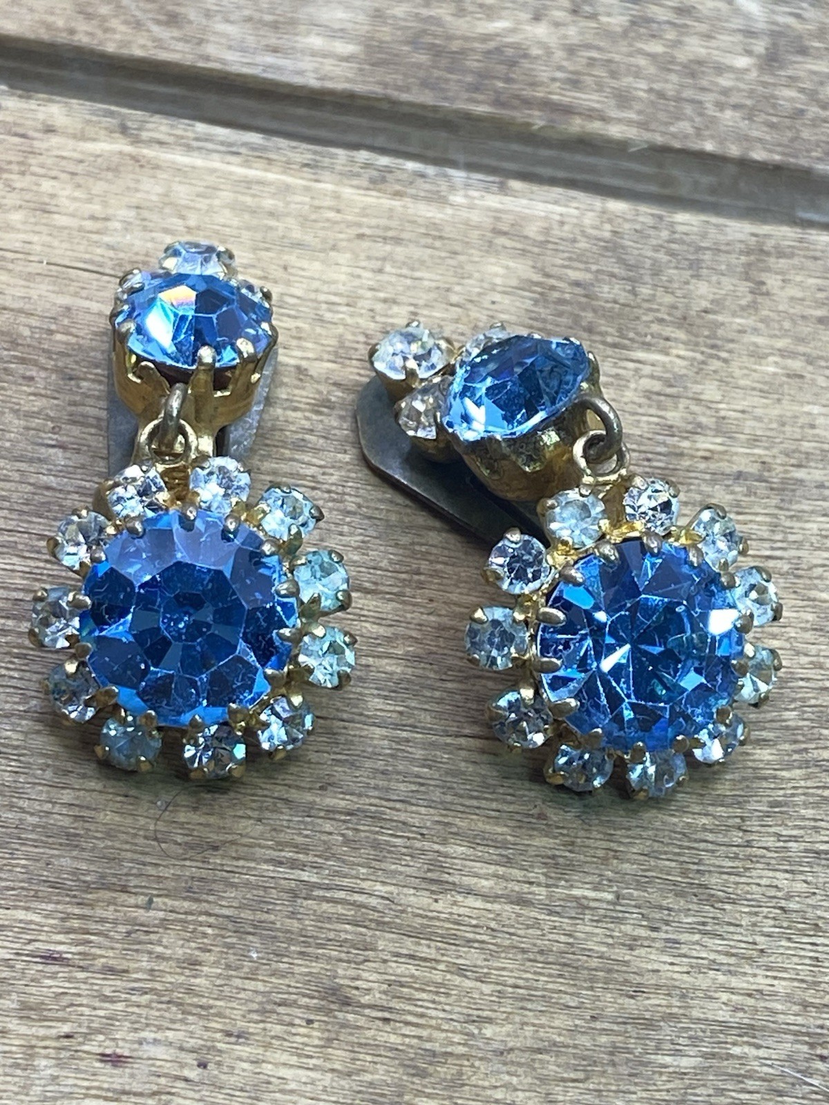 Vintage 1950s Blue & Clear Rhinestone Gold Tone Clip On Dangle Earrings 1.5”