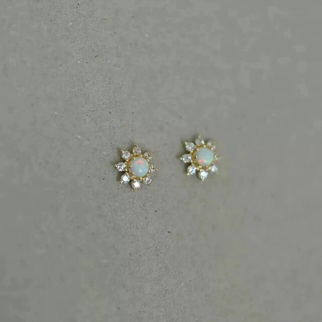 1Ct Round Cut Natural Fire Opal Women’s Pretty Flower Stud14K Yellow Gold Plated