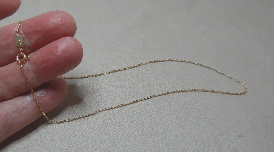 Vintage 9ct Gold Italian Chain Necklace by UNO A ERRE 4238