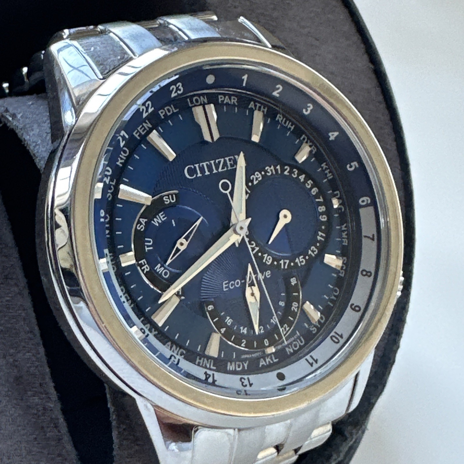 Citizen Eco-Drive Men’s Calendrier World Time Blue Dial Watch 44mm BU2021-51L