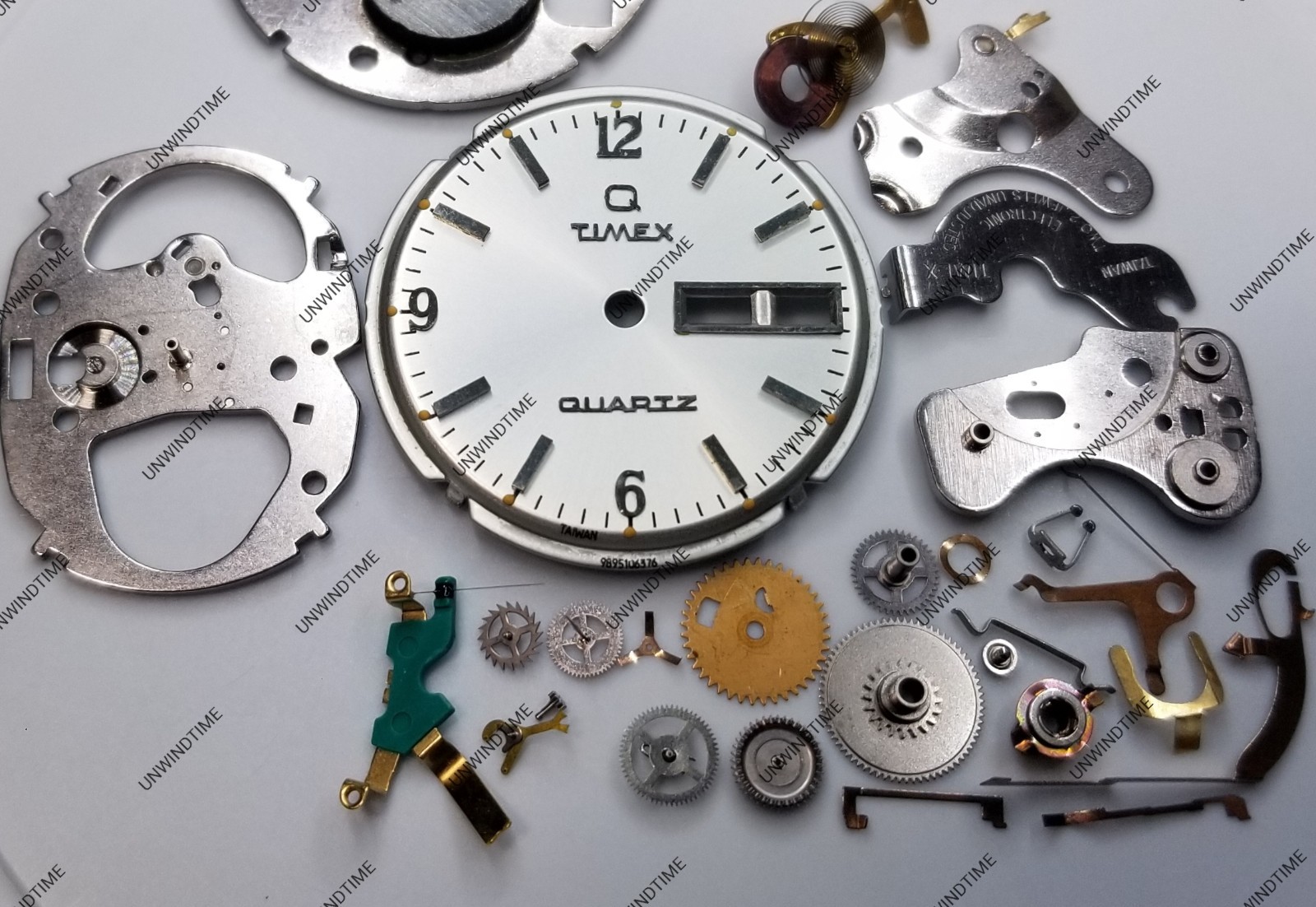 Serviced 1976 Timex Q Quartz Electric Silver Dial Mens Vintage Day Date Watch