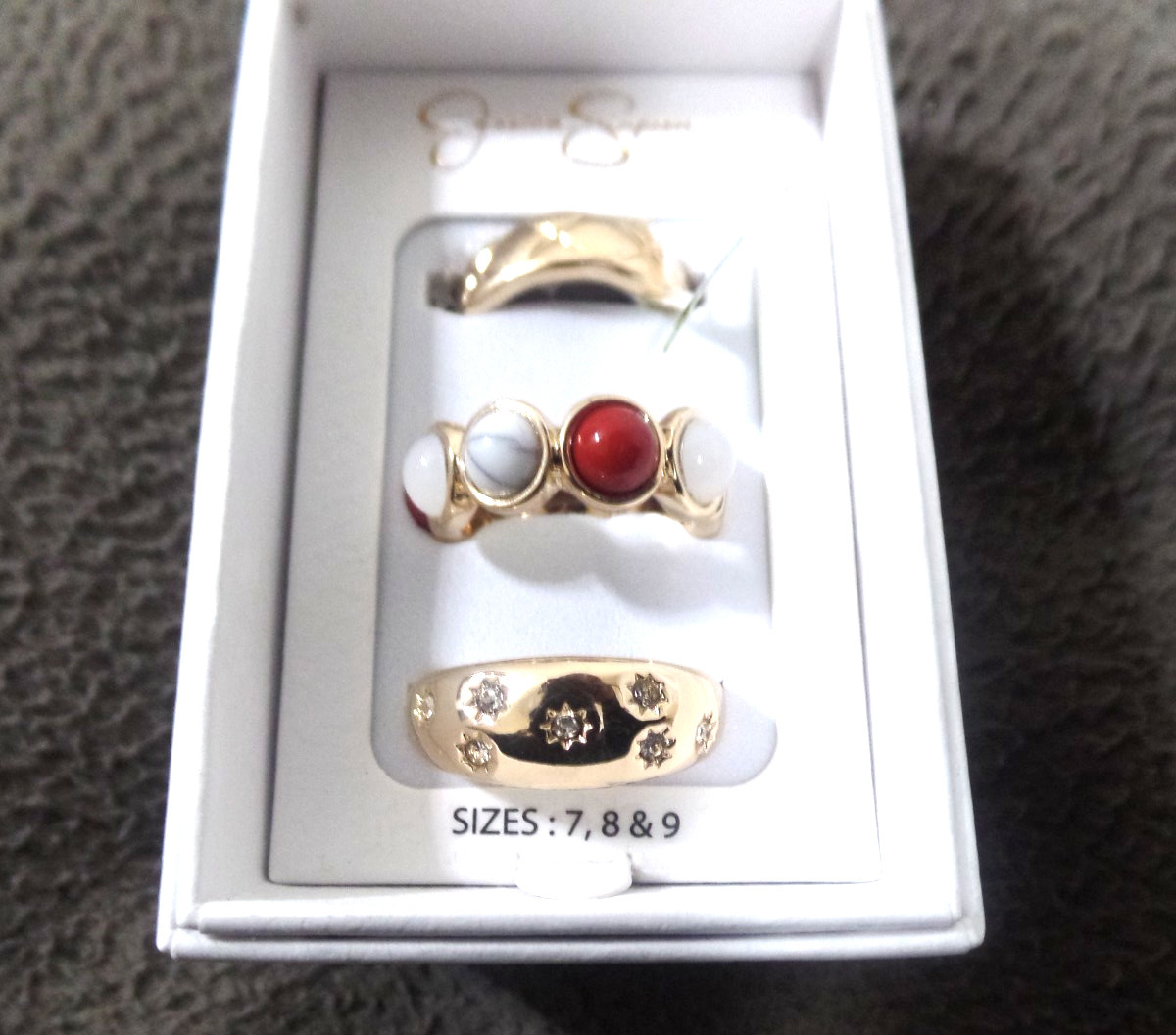JESSICA SIMPSON, 3 GOLD TONE RINGS, SIZES 7, 8 & 9, BRAND NEW IN BOX