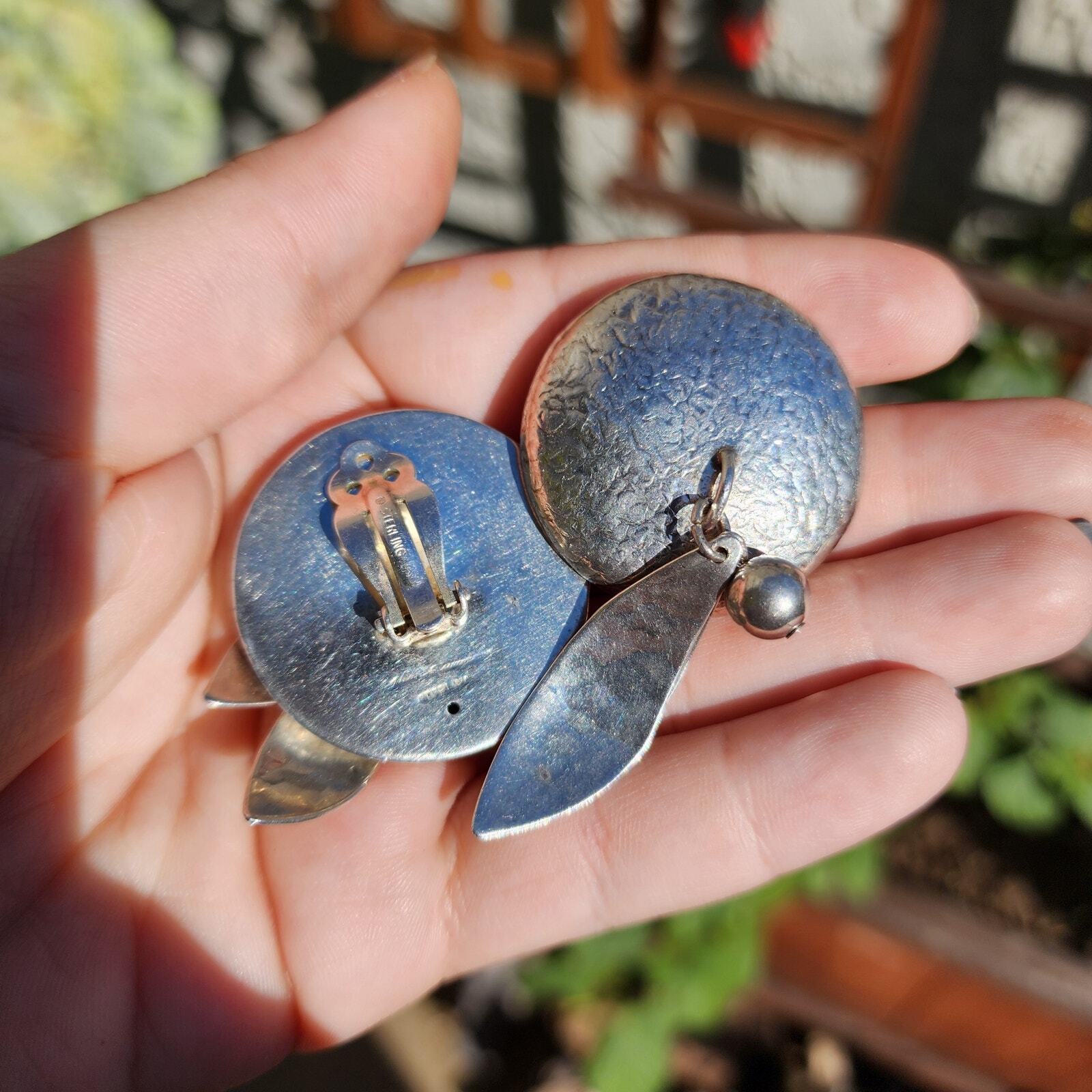 Vtg Susan Cummings Earrings Hammered Sterling Silver Dreamcatcher Feather Clips