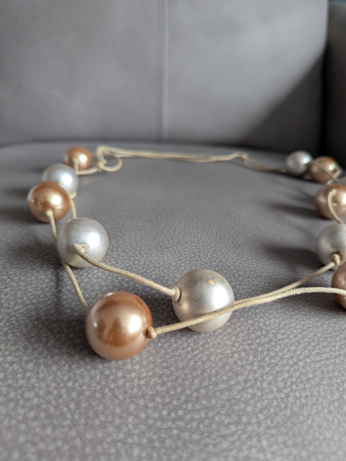 SILVER & BRONZE COLOURED LARGE BEADED STATEMENT NECKLACE, APPROX 92cm LENGTH