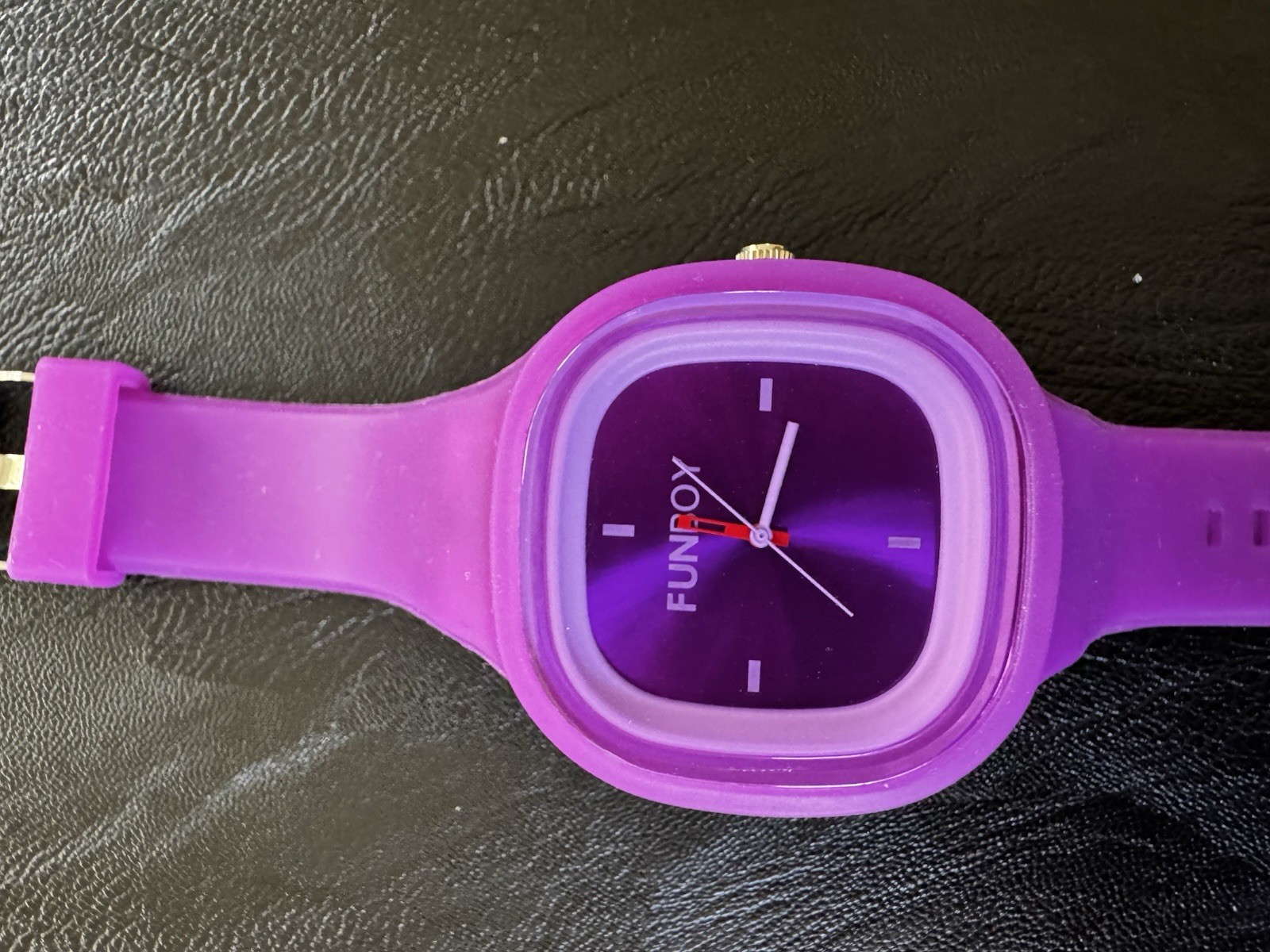 FUNBOY Purple Analog Quartz Wristwatch Silicone Strap Cushion Case 44-47.9mm