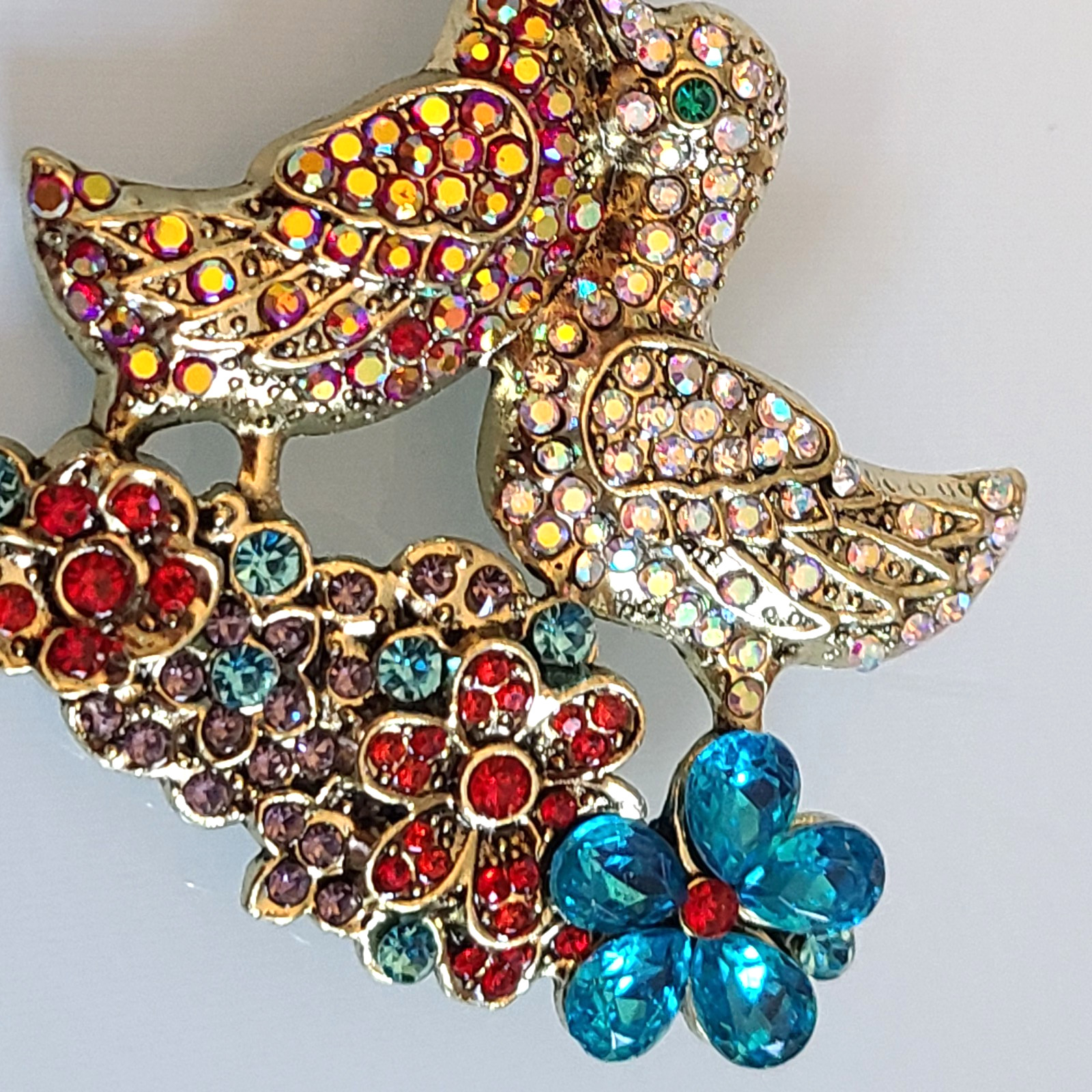 FAB DOUBLE DUCKS GORGEOUS BROOCH 2 1/2 INCHES MULTICOLORED FLOWERS AND AURORA Bs