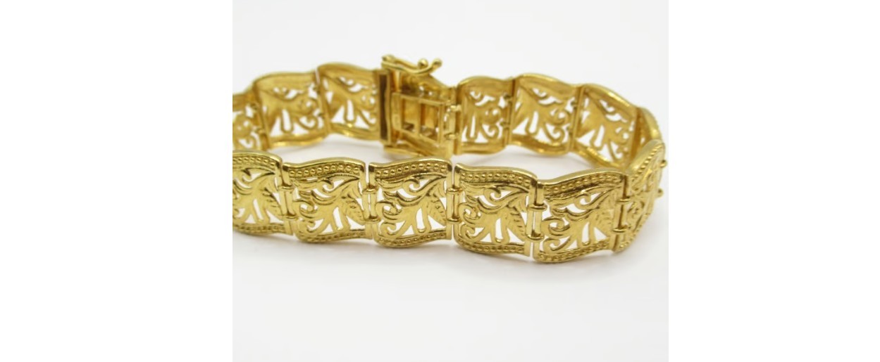 STS Karis Vintage Bracelet Link Floral Design Gold Tone