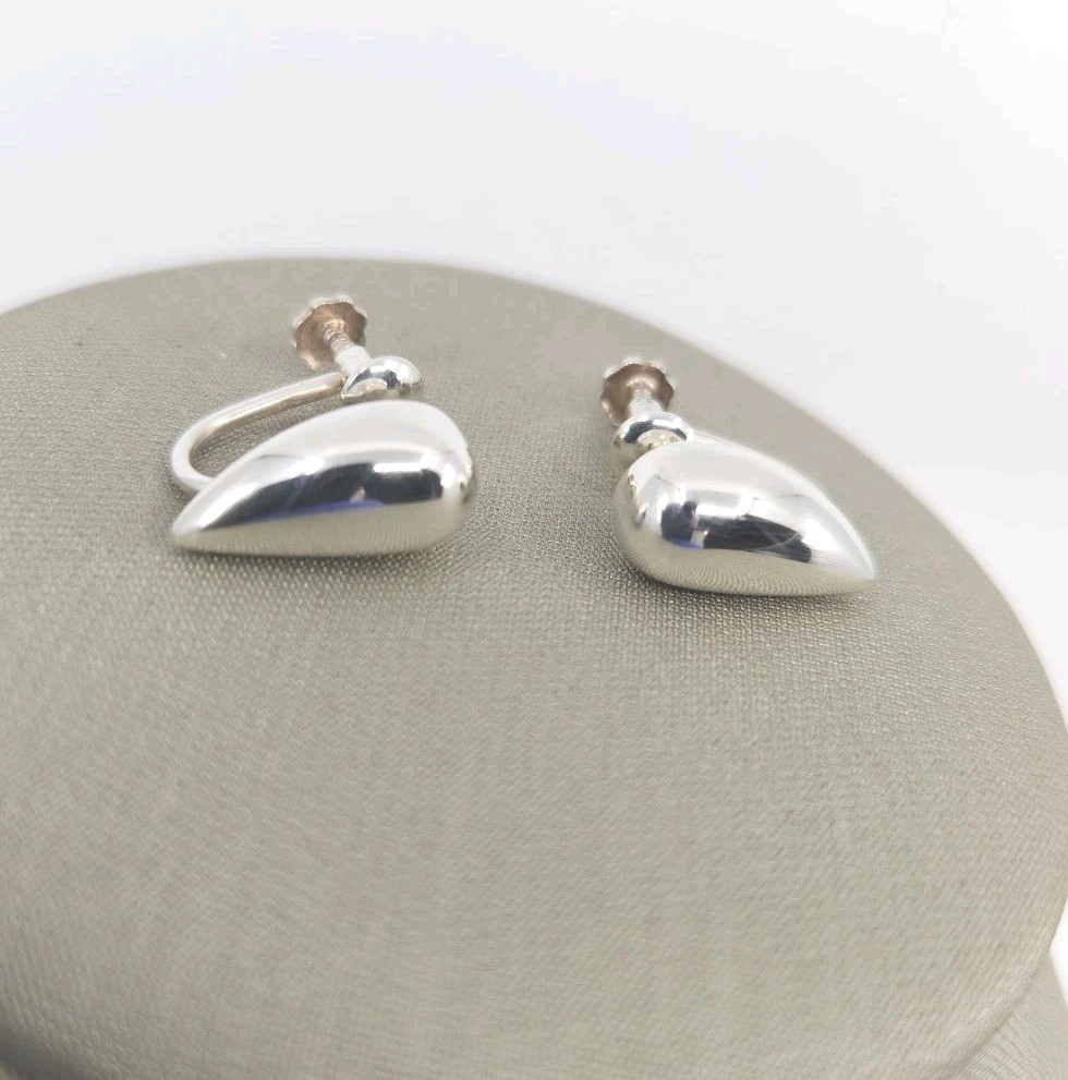 Georg Jensen 2007 Artist Heart Sterling Silver Screw Back Earrings Denmark RARE