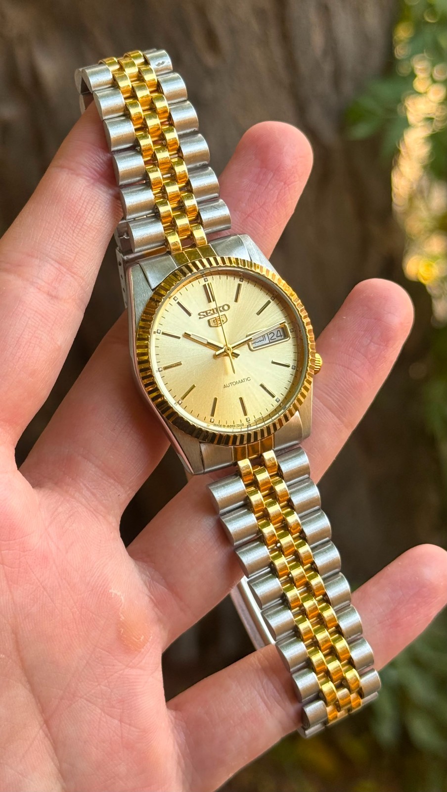 Seiko 5 Automatic 7009 Two Tone Fluted Bezel Men’s Wrist Watch Day Date Japan