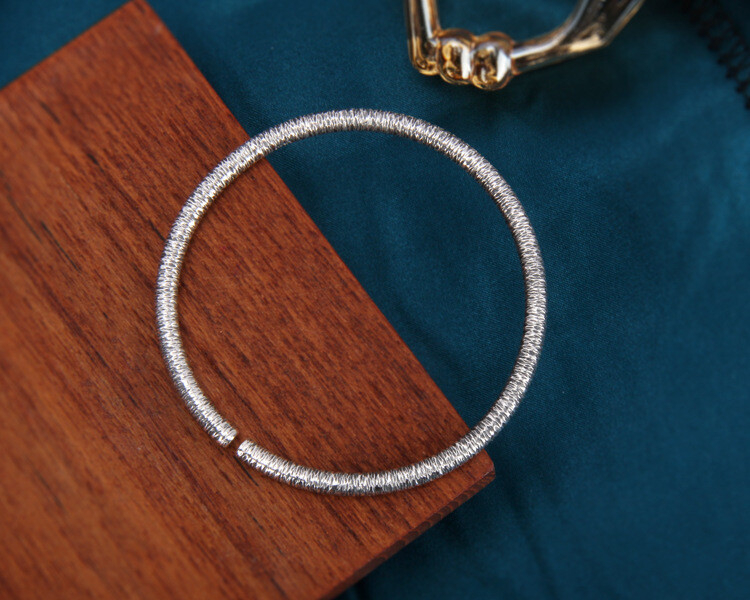 A27 Round Hammered Fluted 4mm Fine Silver Silver Bangle Bracelet 999
