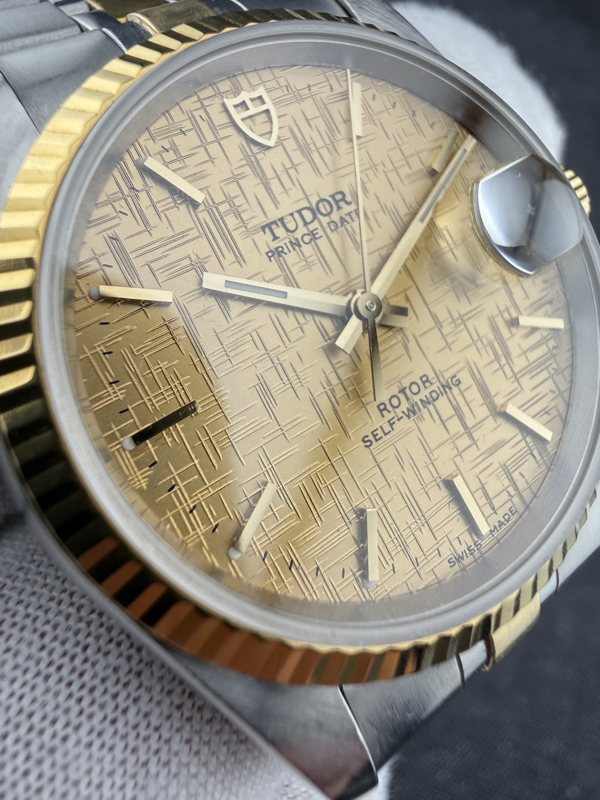 Tudor Prince Date – Ref. 74033 – Gold Linen Dial – 18k Yellow Gold Bezel!