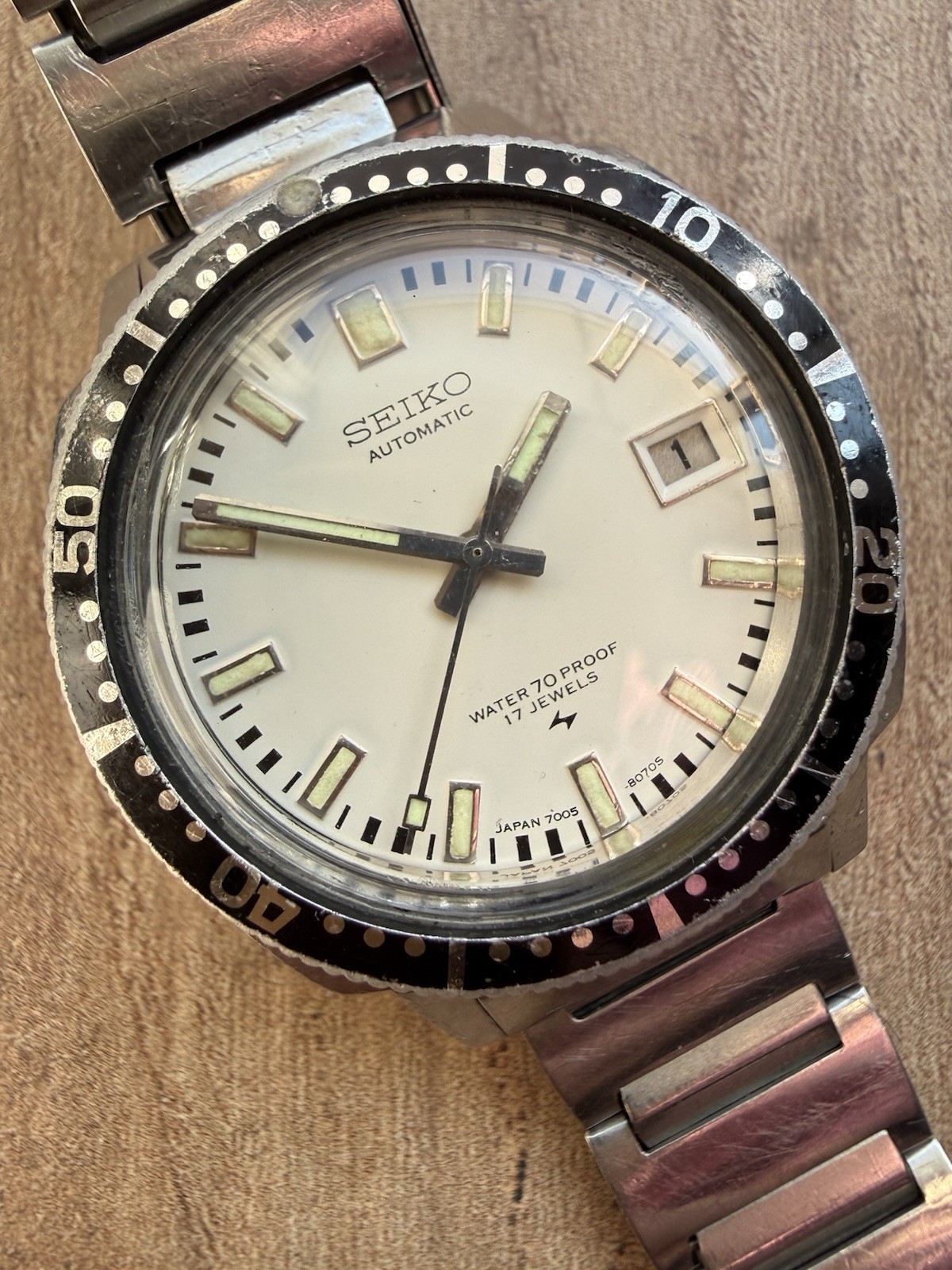 1973 Seiko 7005-8052 “Poor Man’s Diver” Automatic Vintage Diver Watch White