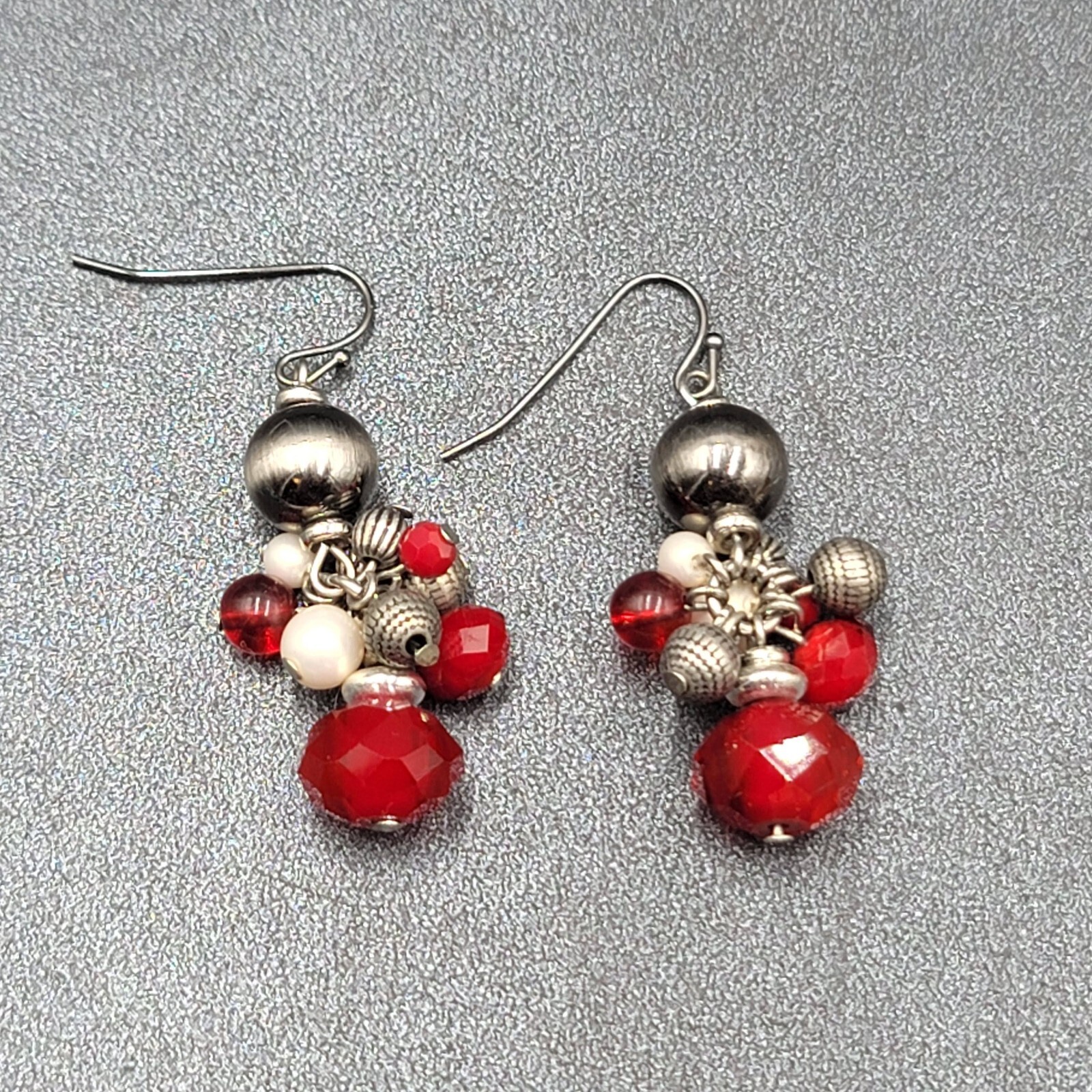 Pierced Earrings Silver tone Red Gray White Black Bead Dangle 1.5″