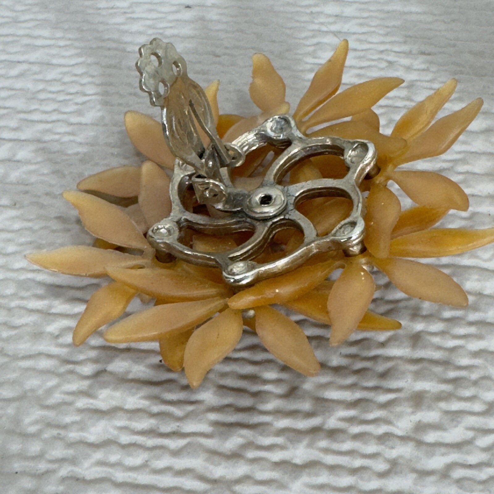 Vintage Retro MCM Orange Plastic Flower Cluster Shoe Clips 2″ ~ Barrett Clips