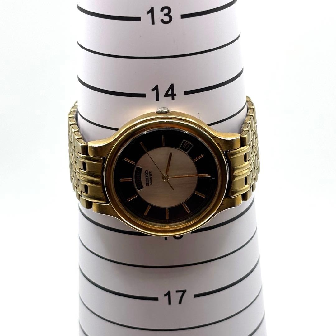Seiko DAY-DATE 2001 Quartz Date Indicator Unisex Watch