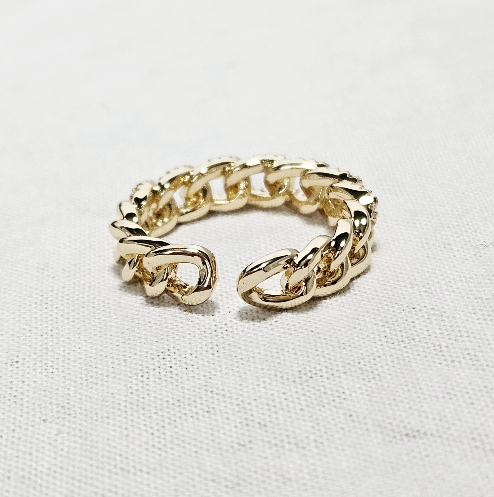 Gold Tone Ring Link Design White Crystals Open In Back Size 6 J15-3610
