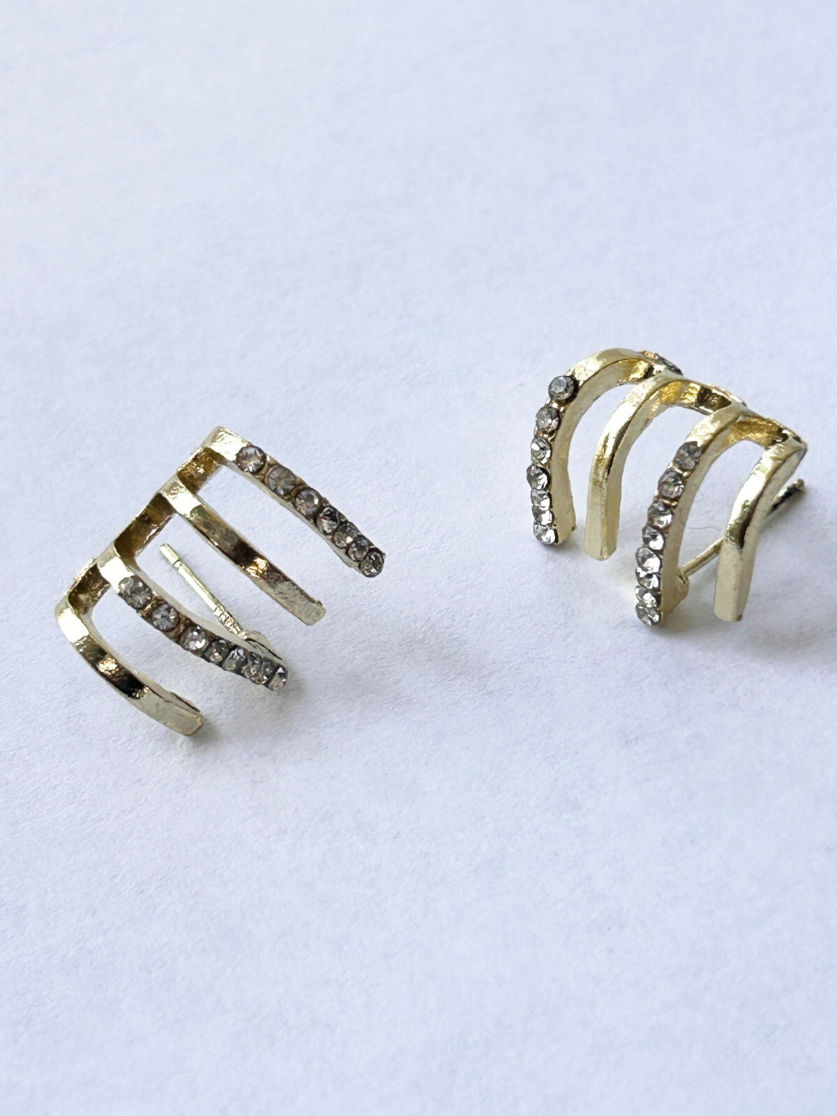 Contemporary Sparkling Fashion Earrings Golden Color with Rhinestones, Push Back