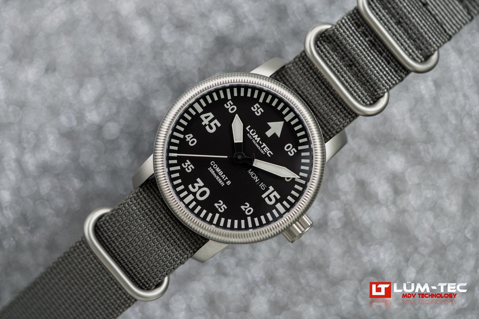 Lum-Tec Combat B67 Day/Date watch, 2-yrwarranty, USA Made, 2 straps, 43mm, NIB
