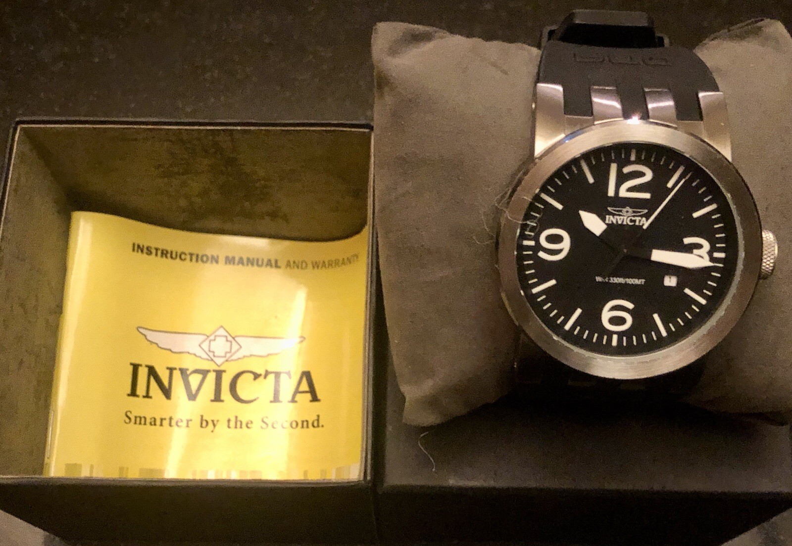 Invicta DNA. Signature II Collection. Waterproof up to 100m. Black band