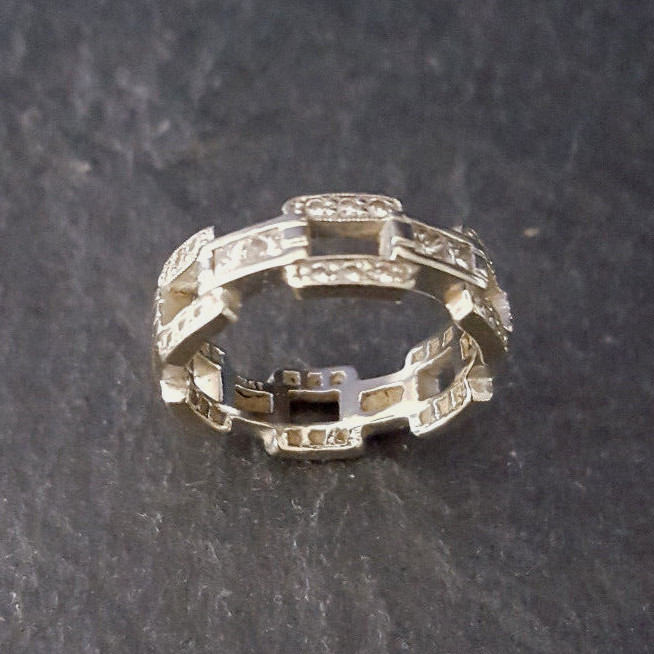 Pepi 14K white gold band with diamonds