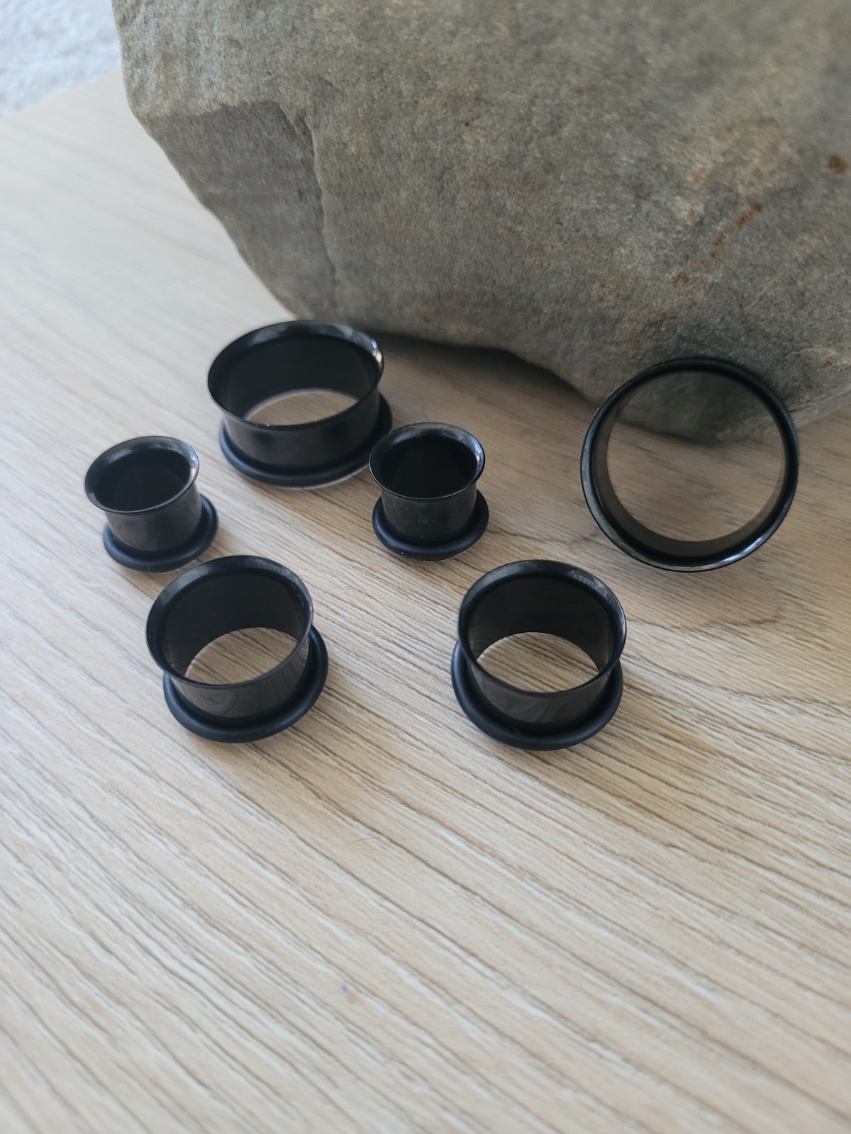 Pair 0g-1″ Black Steel Titanium ear Tunnels Gauges Plugs gauging stretching 9/16