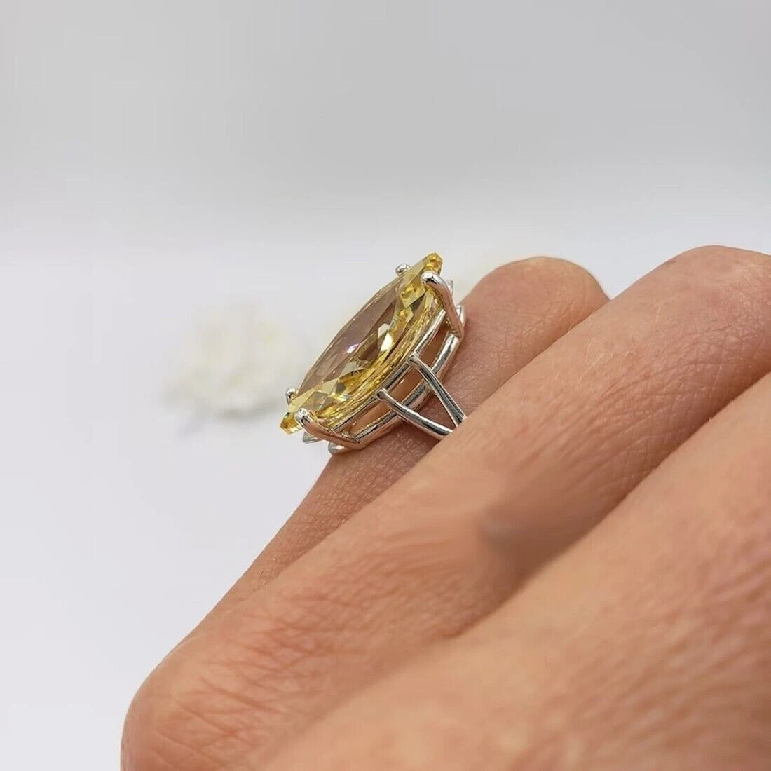 20.00 Ct Treated Elegant Champagne Diamond Ring ! Tariffs FREE & Matching Studs.