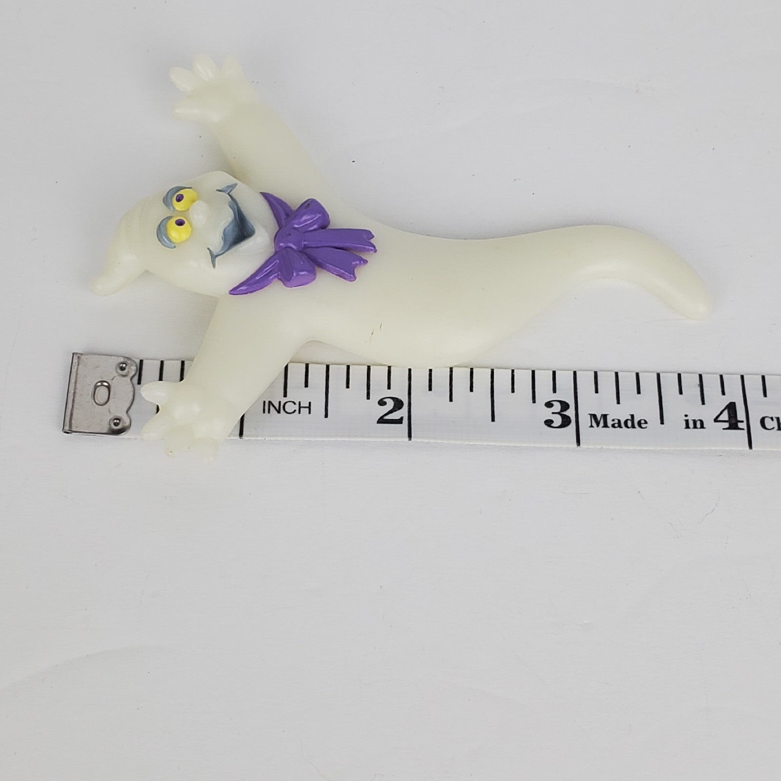 Vintage Hallmark Plastic Resin Ghost Purple Bow Halloween Brooch Pin Jewelry