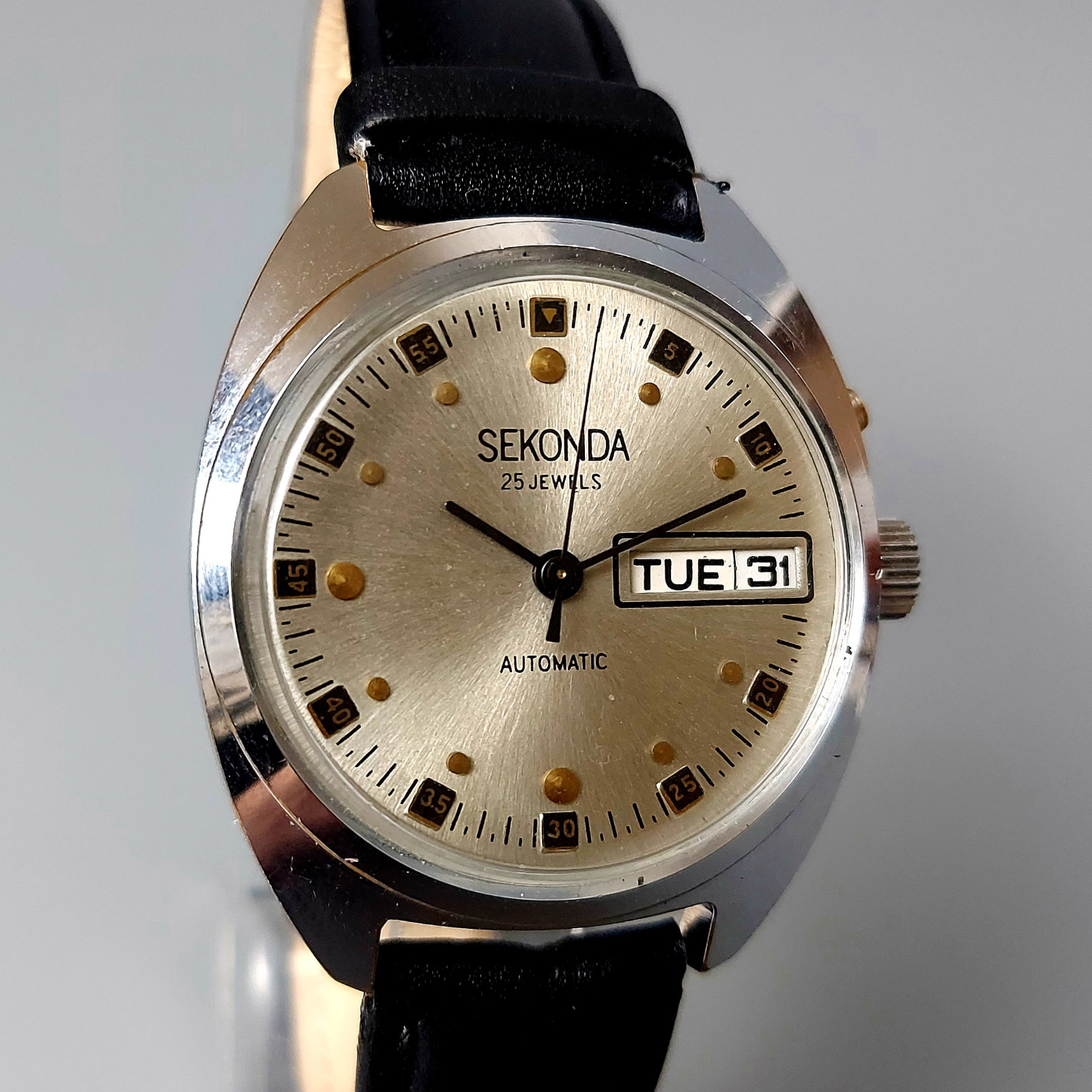 Vintage Men’s Watch Sekonda Automatic Soviet Wristwatch 25 Jewels Serviced