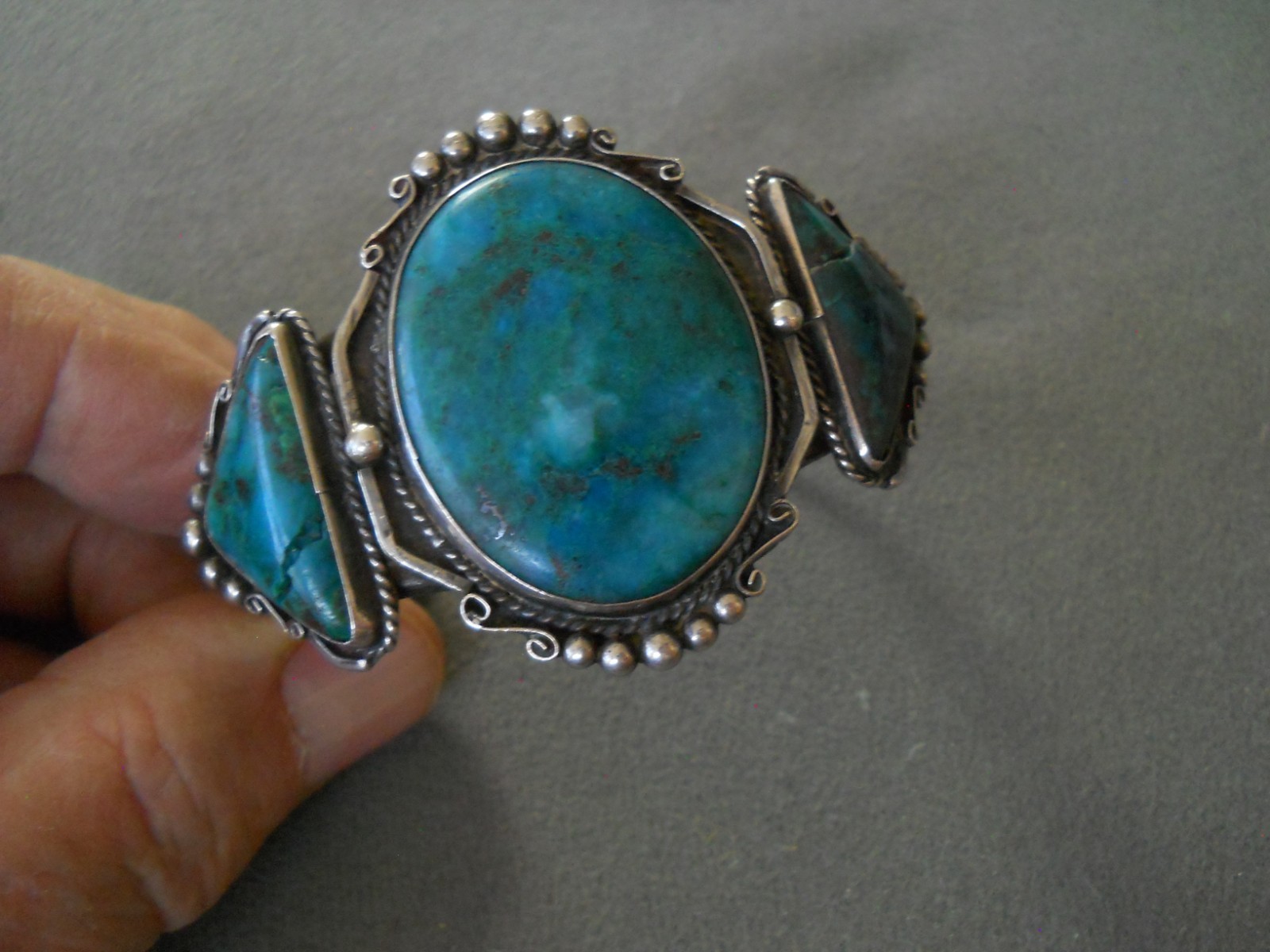 Native American Rich Blue Chrysocolla Sterlin Silver Cuff Bracelet 54g 2″ center