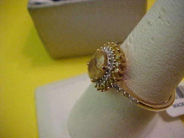 Size 10 Madagascar Yellow Sapphire, Yellow and white diamond (IR) 0.45 cts.