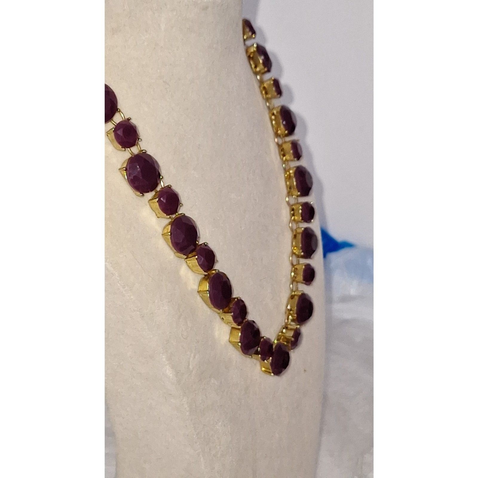 A Purple Glass Rhinestone Necklace Faceted Gold Tone Elegant Quiet Luxury