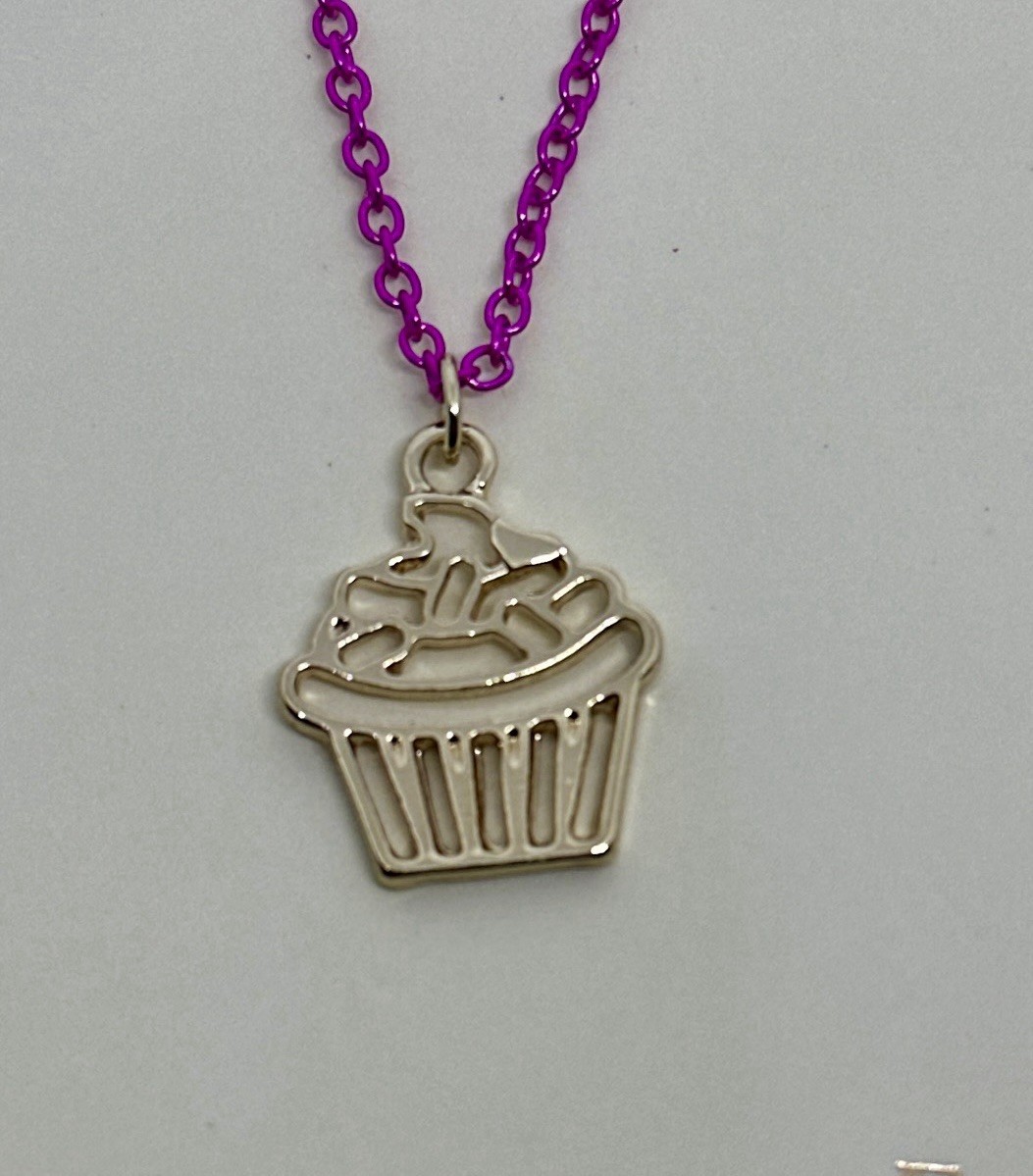 FAO Schwarz Gold Tone Cupcake and Heart Colorful Chain 16″ Necklace Set