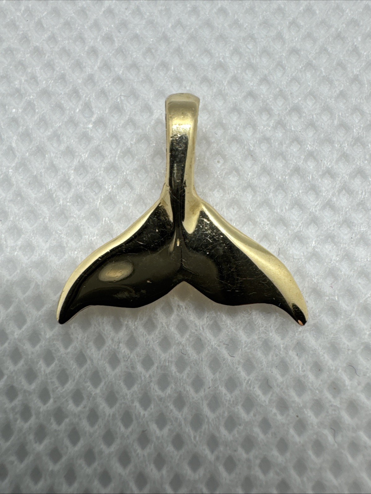 14K Yellow Gold Whale Tail Pendant Nautical Ocean Charm Alaska 0.78g